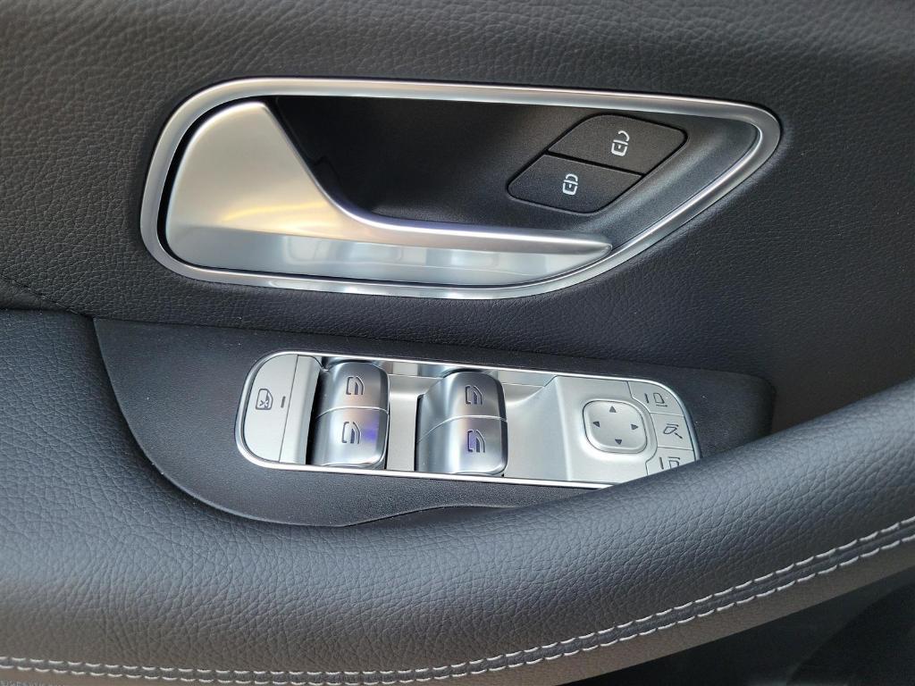 new 2025 Mercedes-Benz GLS 450 car, priced at $100,975
