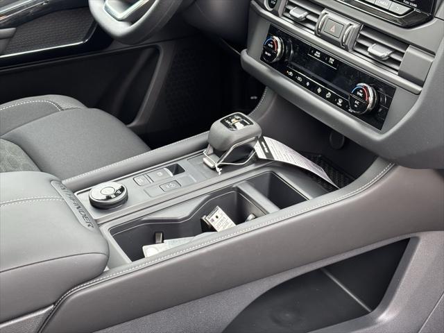 new 2025 Nissan Pathfinder car, priced at $37,402