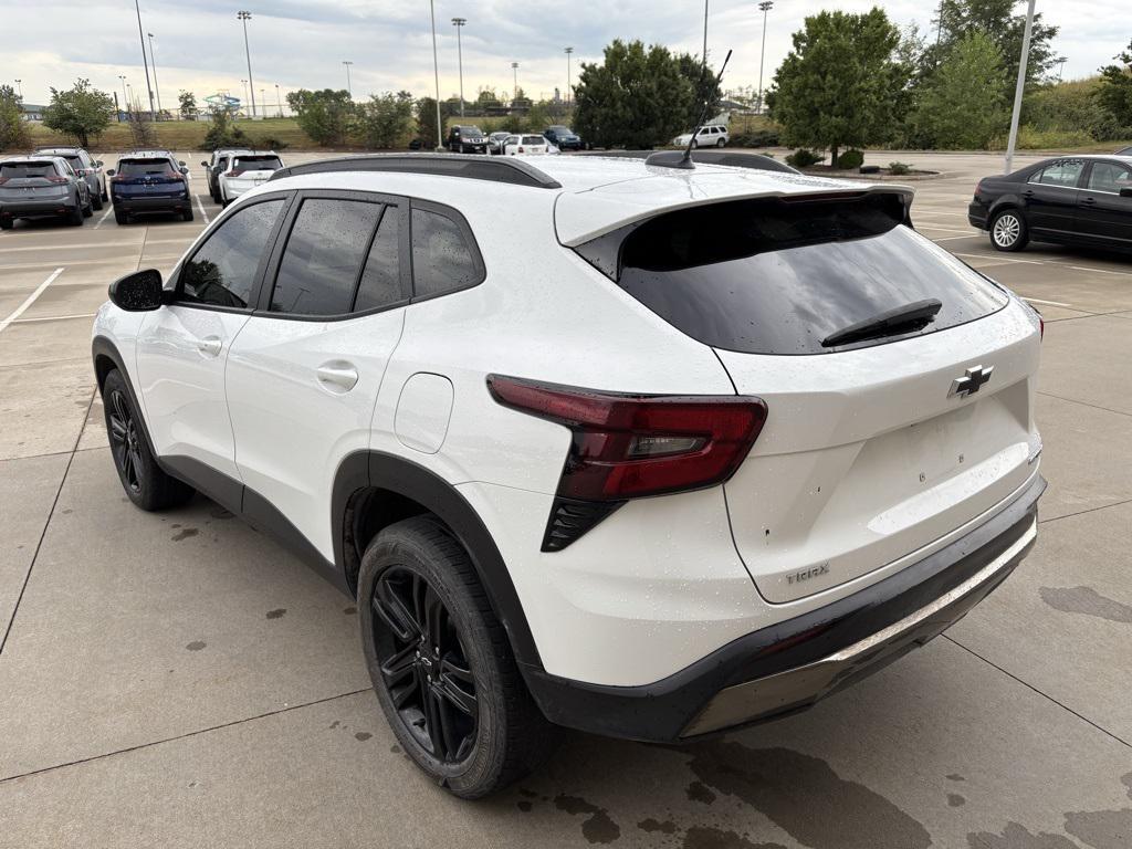 used 2024 Chevrolet Trax car, priced at $20,992