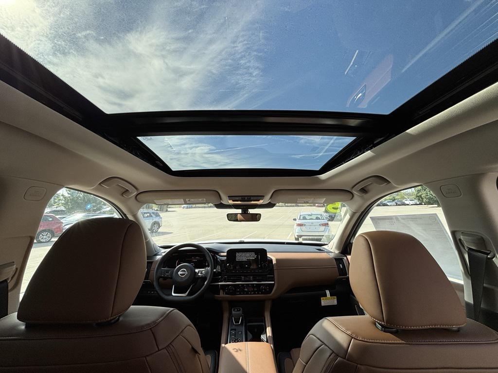 new 2025 Nissan Pathfinder car, priced at $51,298