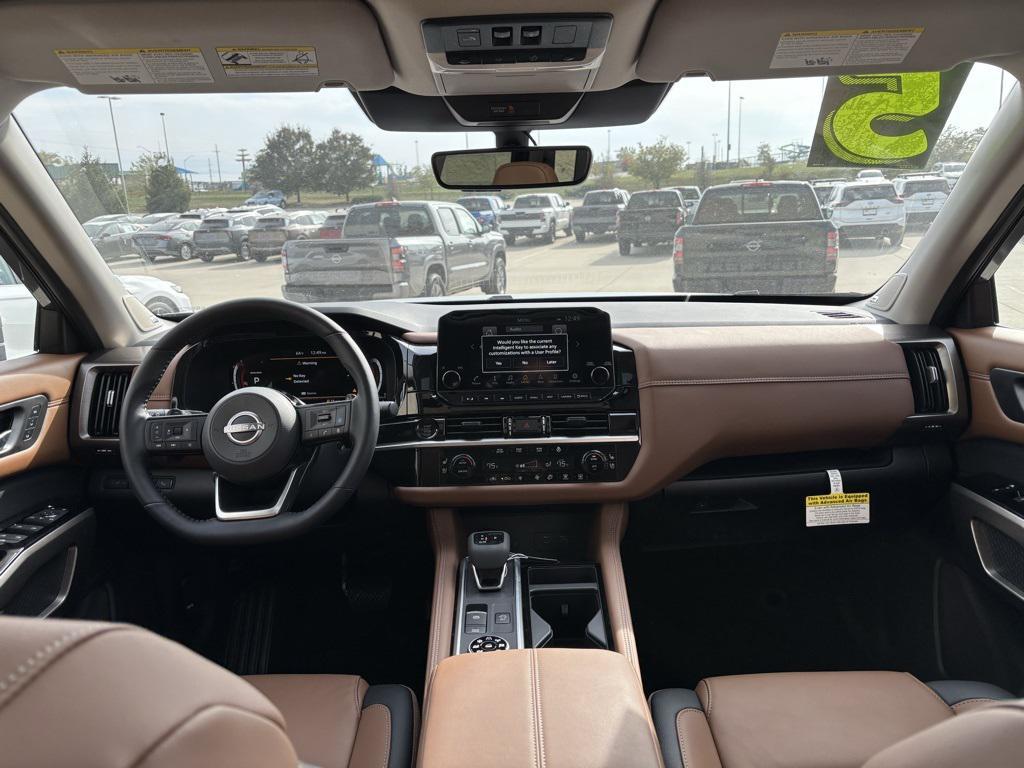 new 2025 Nissan Pathfinder car, priced at $45,959