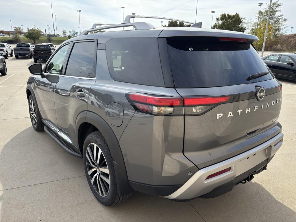 new 2025 Nissan Pathfinder car, priced at $45,959