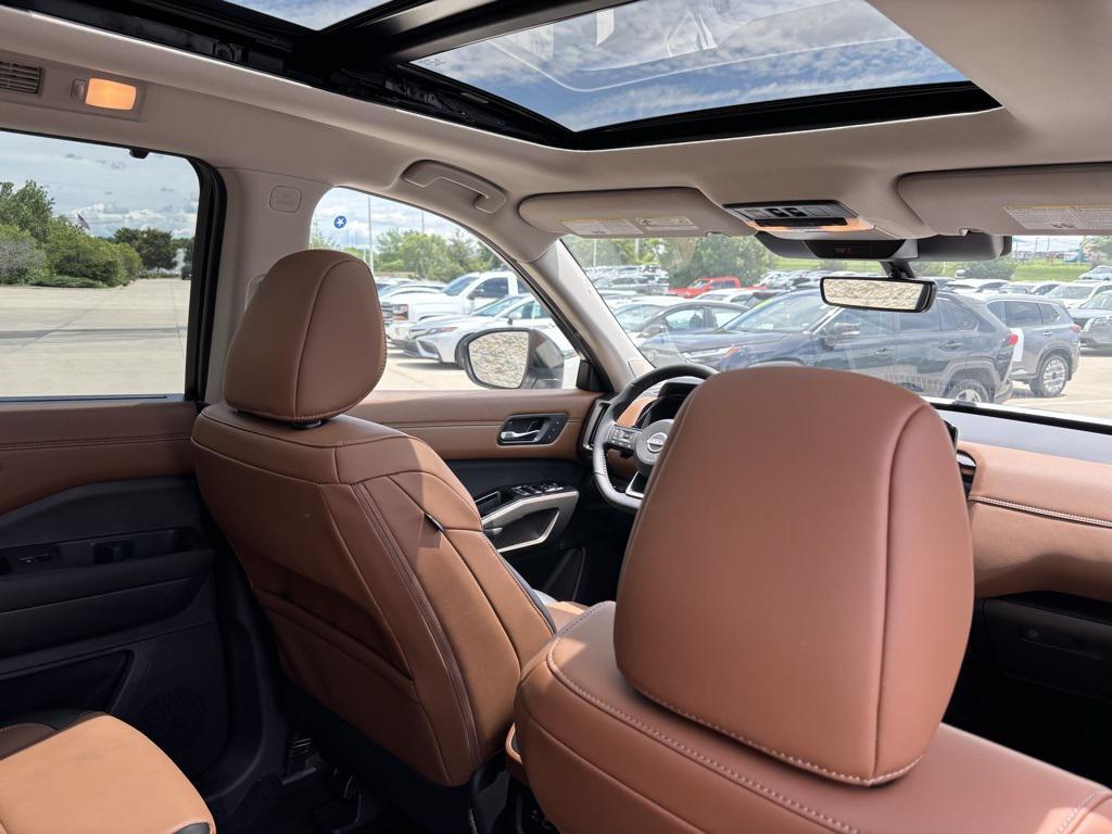 new 2025 Nissan Pathfinder car, priced at $51,052