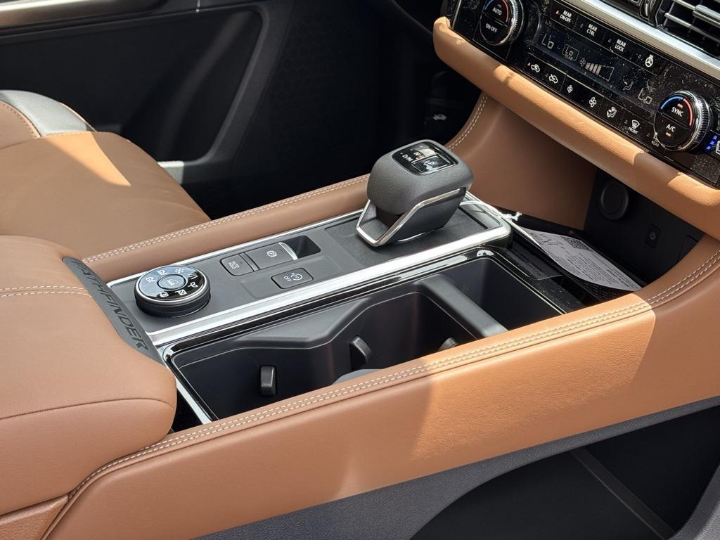 new 2025 Nissan Pathfinder car, priced at $51,052