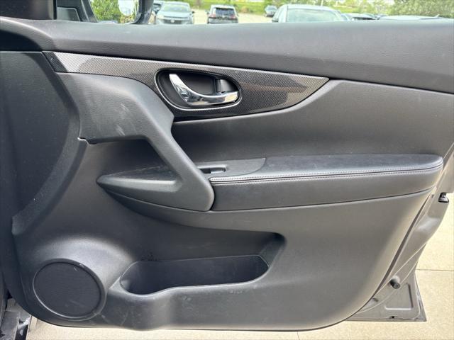 used 2016 Nissan Rogue car, priced at $16,778
