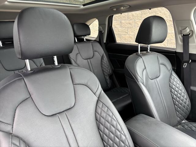 used 2023 Kia Sorento car, priced at $33,723