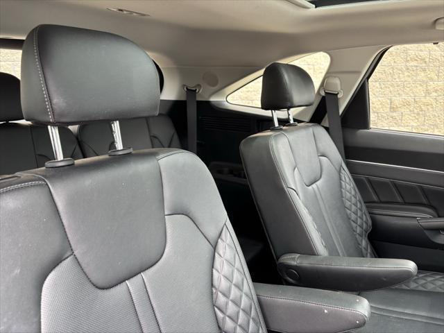 used 2023 Kia Sorento car, priced at $33,723
