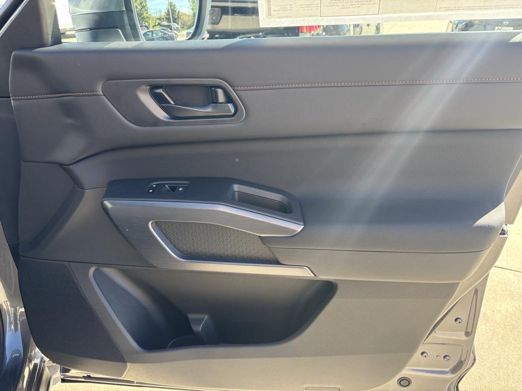 new 2025 Nissan Pathfinder car, priced at $36,398