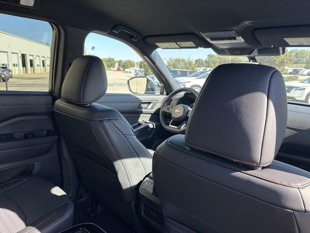 new 2025 Nissan Pathfinder car, priced at $36,398