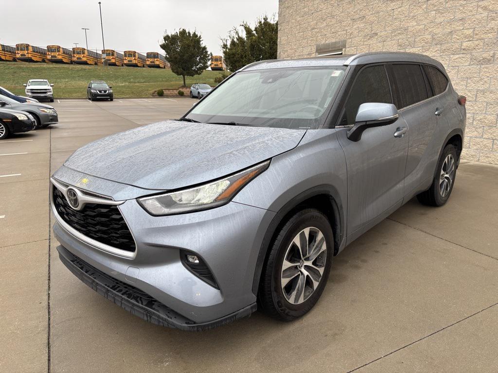 used 2020 Toyota Highlander car, priced at $26,980