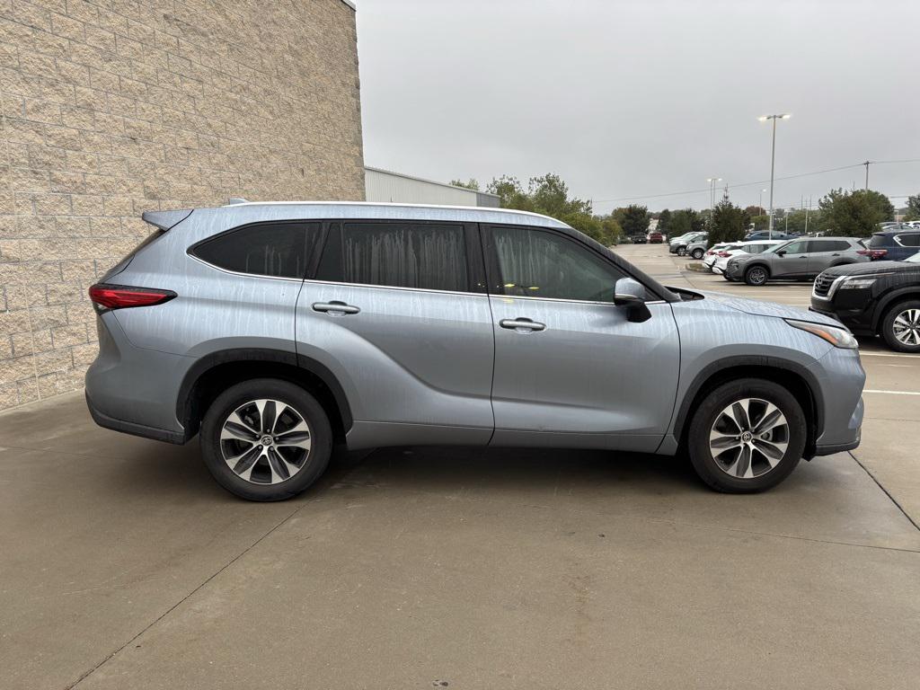 used 2020 Toyota Highlander car, priced at $26,980