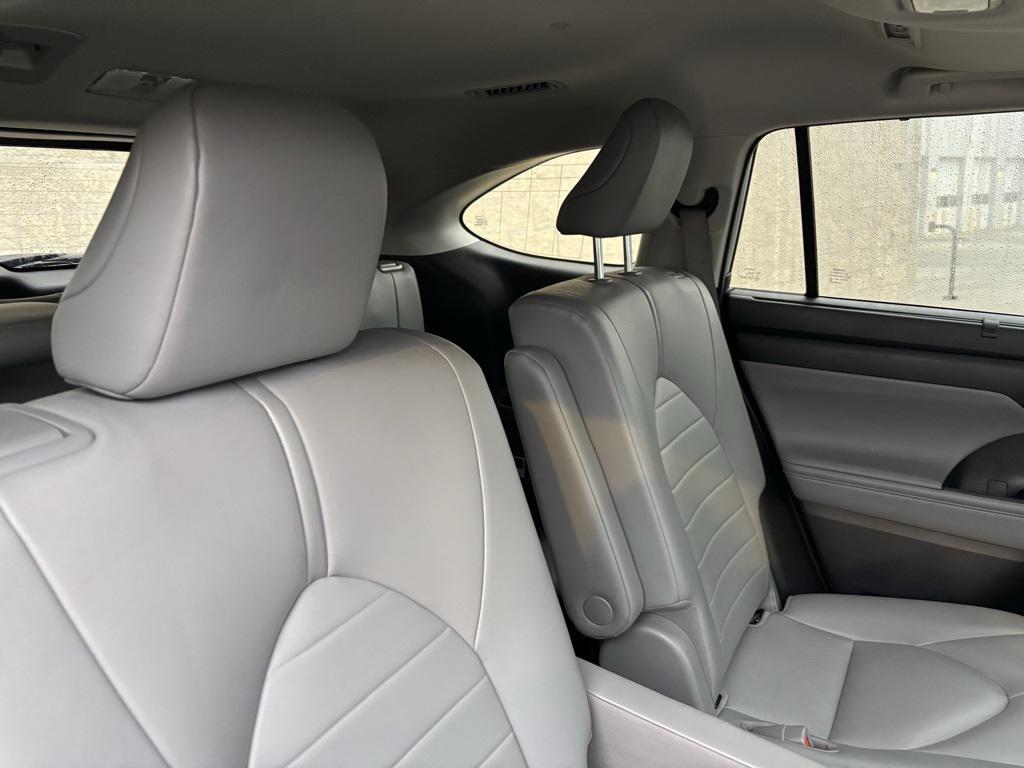 used 2020 Toyota Highlander car, priced at $26,980