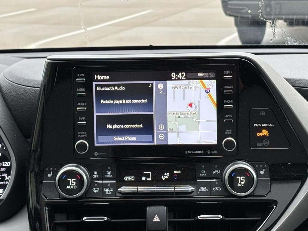 used 2020 Toyota Highlander car, priced at $26,980