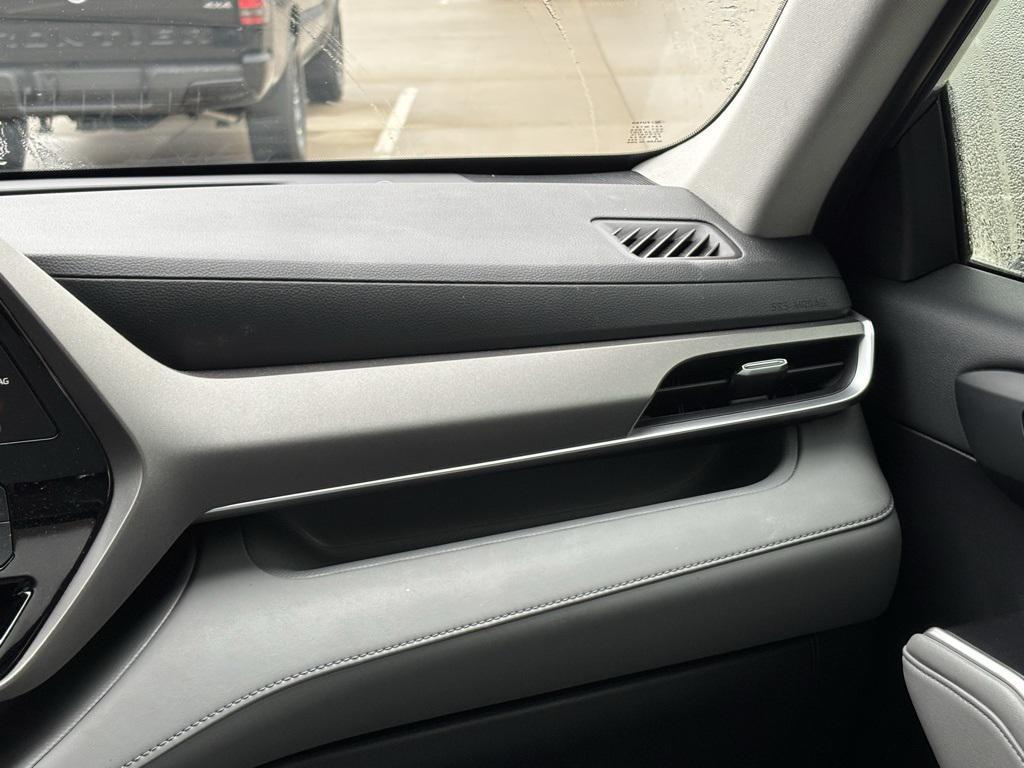 used 2020 Toyota Highlander car, priced at $26,980