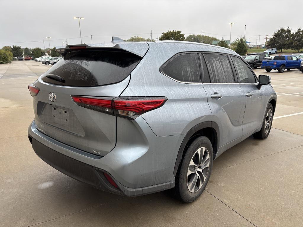 used 2020 Toyota Highlander car, priced at $26,980