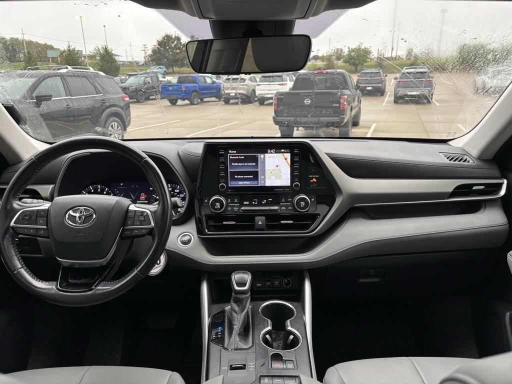 used 2020 Toyota Highlander car, priced at $26,980