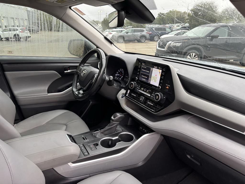 used 2020 Toyota Highlander car, priced at $26,980
