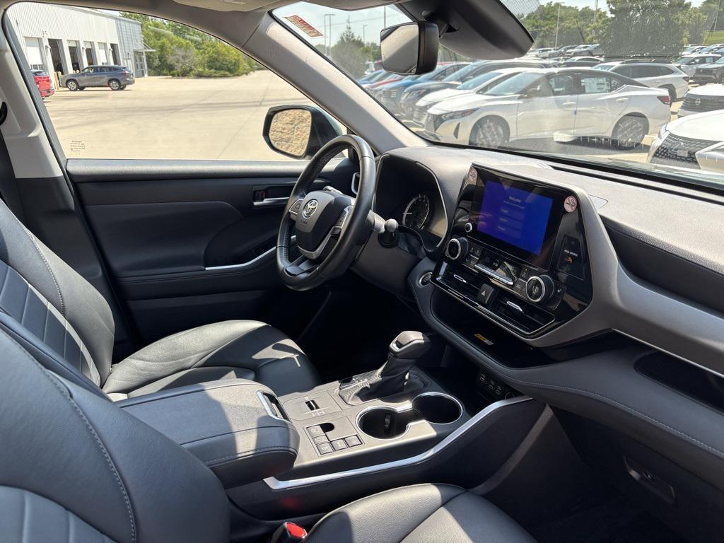 used 2024 Toyota Highlander car, priced at $38,358
