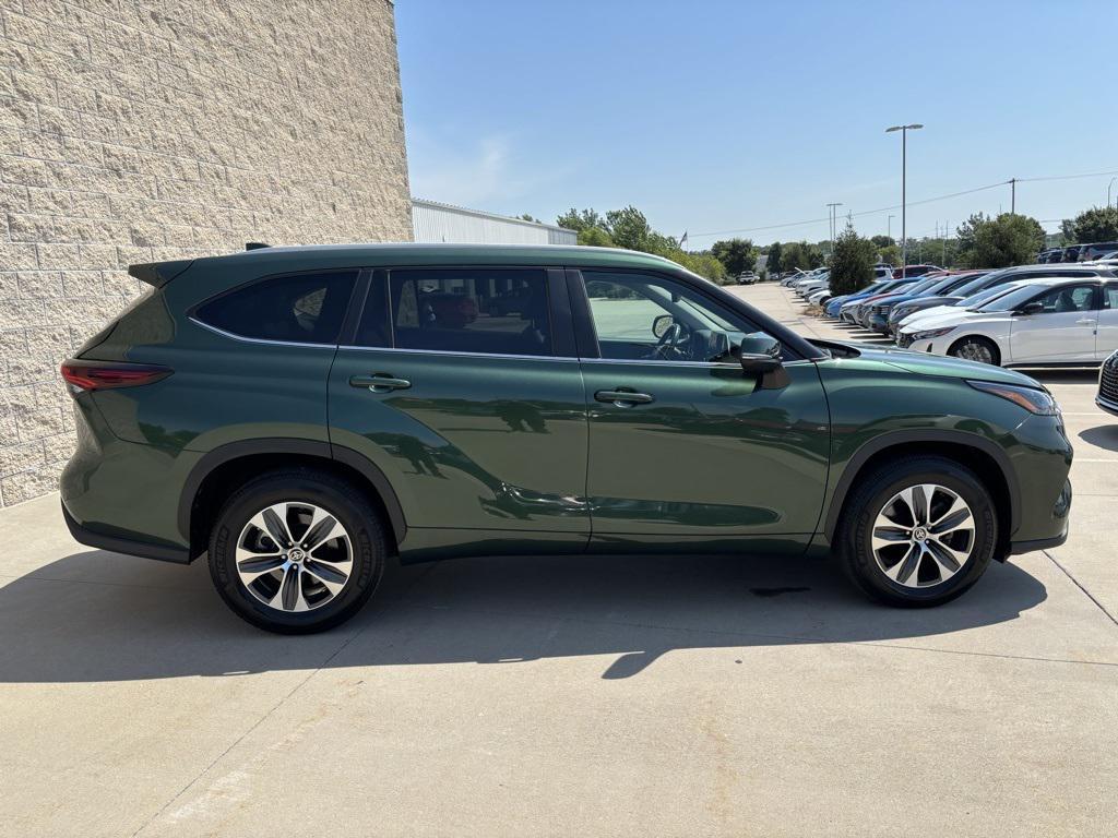 used 2024 Toyota Highlander car, priced at $38,358