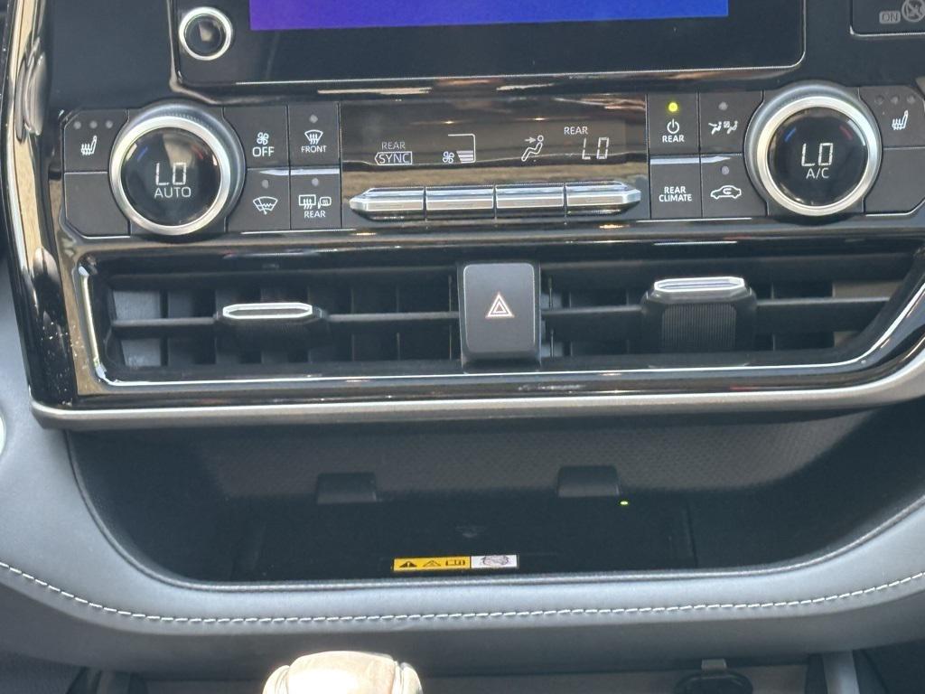 used 2024 Toyota Highlander car, priced at $38,358