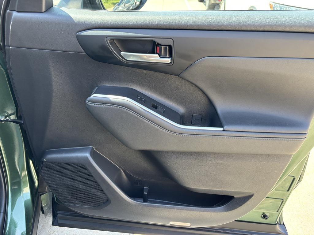 used 2024 Toyota Highlander car, priced at $38,358