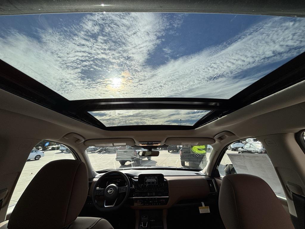 new 2025 Nissan Pathfinder car, priced at $45,514