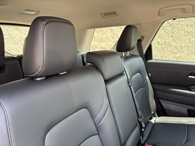new 2025 Nissan Pathfinder car, priced at $44,075