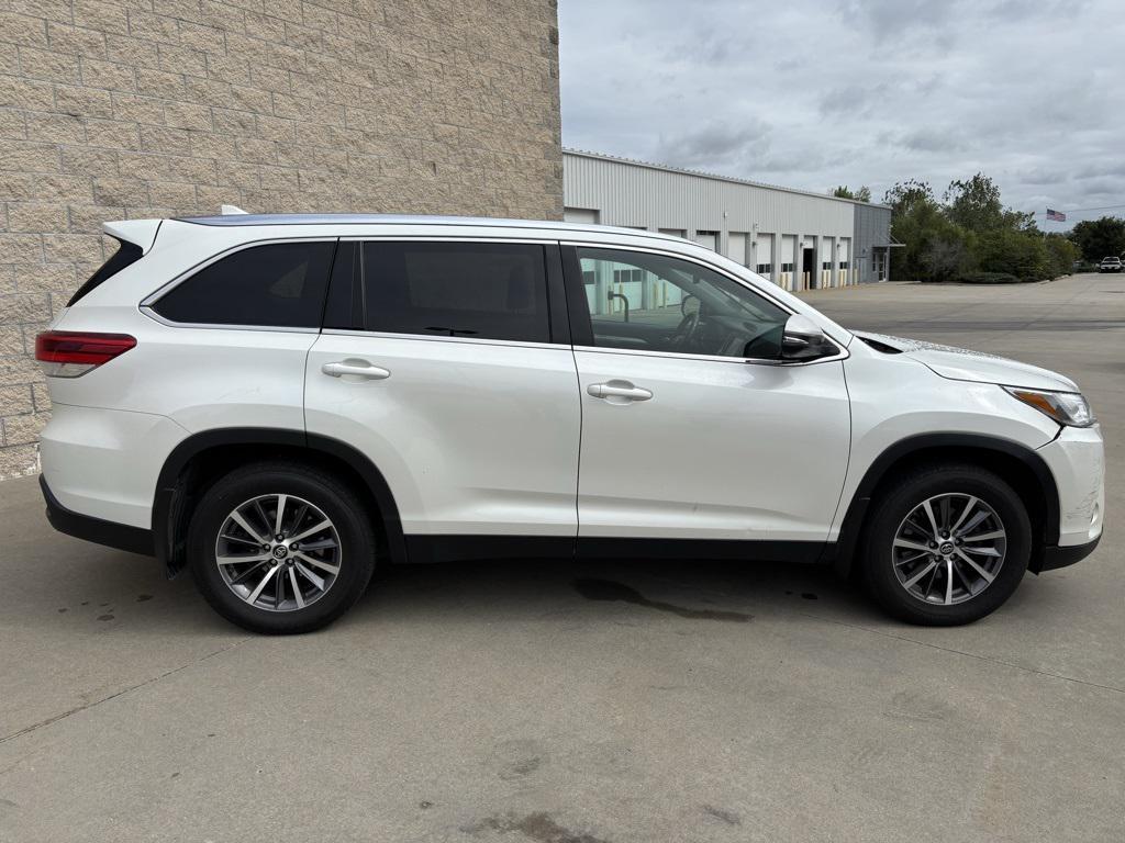 used 2019 Toyota Highlander car, priced at $12,900