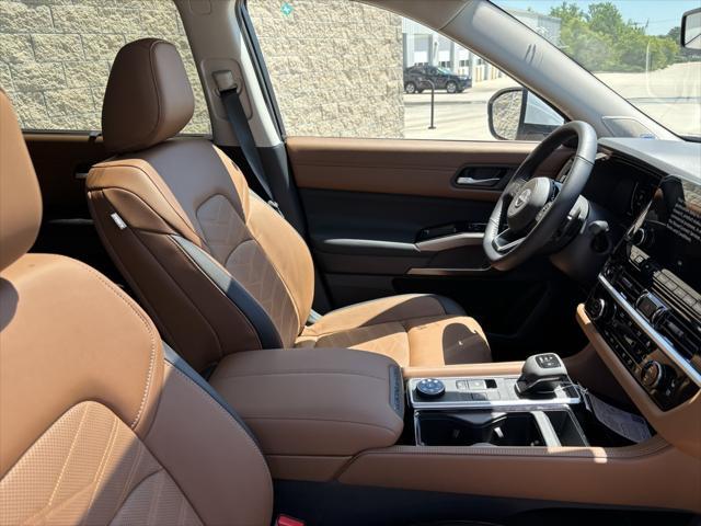 new 2025 Nissan Pathfinder car, priced at $49,932