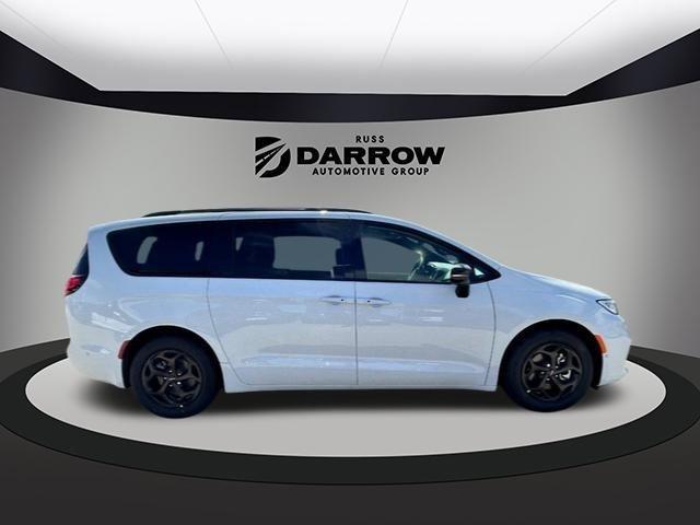 new 2024 Chrysler Pacifica Hybrid car, priced at $48,328