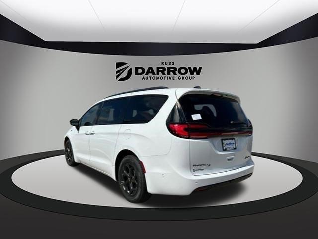 new 2024 Chrysler Pacifica Hybrid car, priced at $55,078