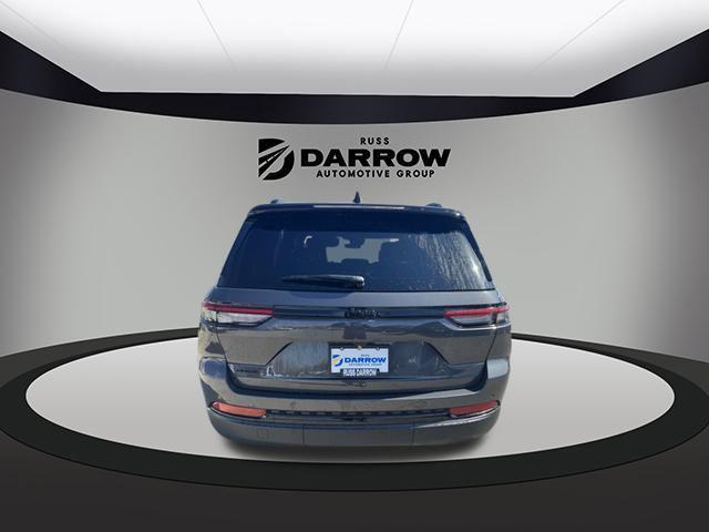 new 2025 Jeep Grand Cherokee car, priced at $40,000