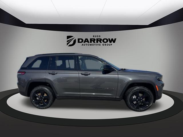 new 2025 Jeep Grand Cherokee car, priced at $40,000
