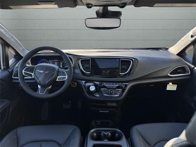new 2025 Chrysler Pacifica car, priced at $44,291