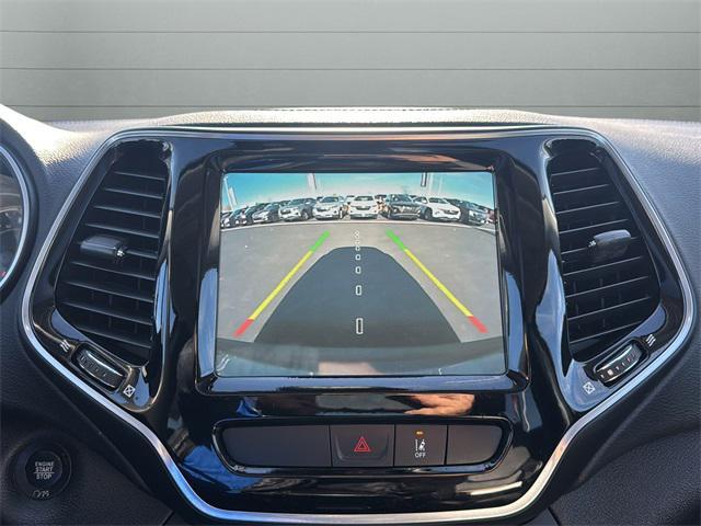 used 2022 Jeep Cherokee car, priced at $25,087