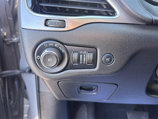 used 2022 Jeep Cherokee car, priced at $25,087