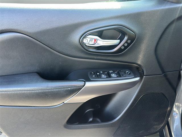 used 2022 Jeep Cherokee car, priced at $25,087