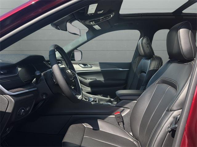 new 2025 Jeep Grand Cherokee car, priced at $58,430