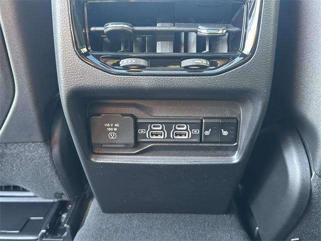 new 2025 Jeep Grand Cherokee car, priced at $58,430