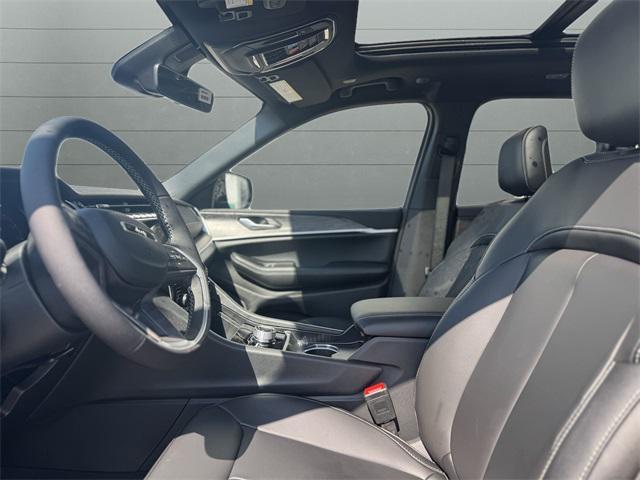 new 2025 Jeep Grand Cherokee car, priced at $42,530