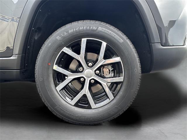 new 2025 Jeep Grand Cherokee car, priced at $44,069