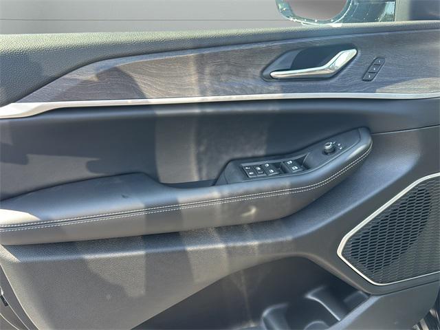new 2025 Jeep Grand Cherokee L car, priced at $57,605