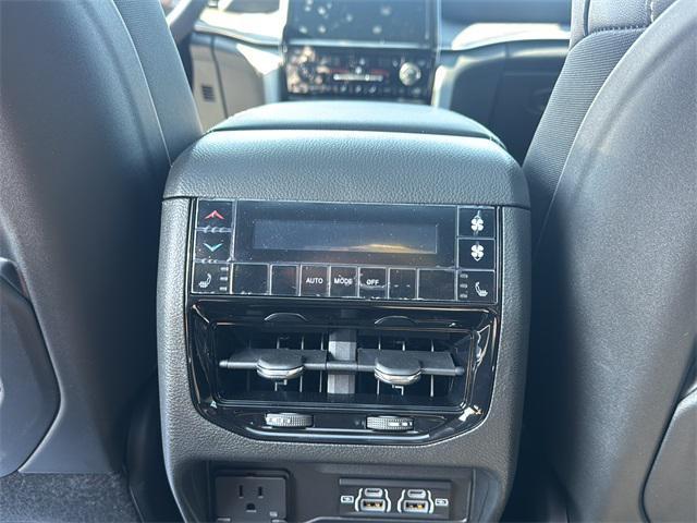 new 2025 Jeep Grand Cherokee L car, priced at $57,605