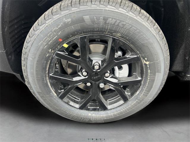 new 2025 Jeep Grand Cherokee car, priced at $41,991