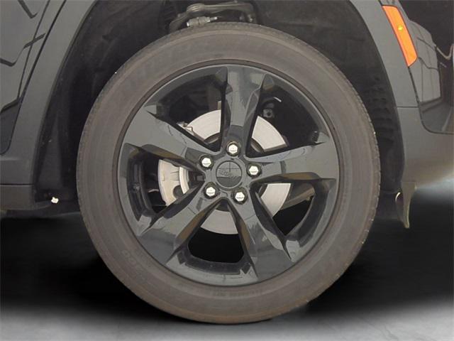 used 2024 Jeep Grand Cherokee car, priced at $36,197