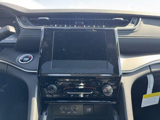 new 2025 Jeep Grand Cherokee car, priced at $39,980