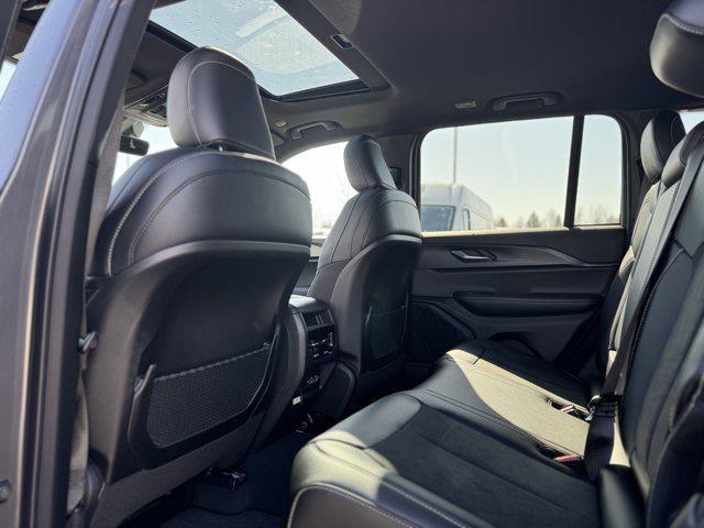 new 2025 Jeep Grand Cherokee car, priced at $39,980