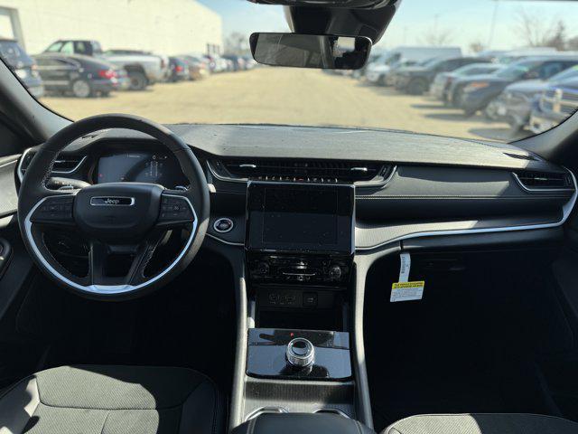 new 2025 Jeep Grand Cherokee car, priced at $39,980