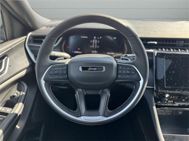 new 2025 Jeep Grand Cherokee car, priced at $41,668
