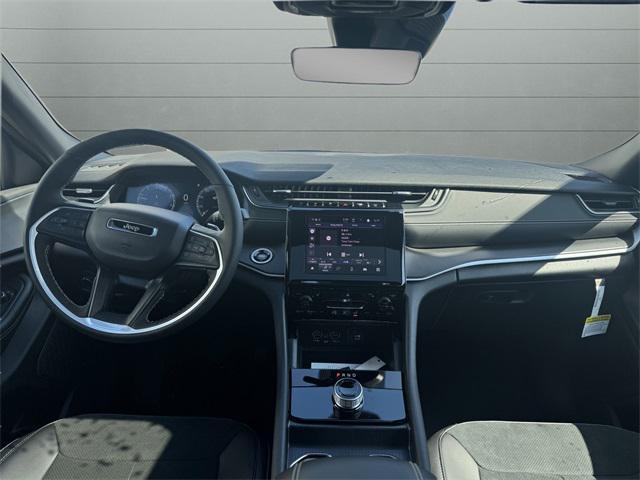 new 2025 Jeep Grand Cherokee L car